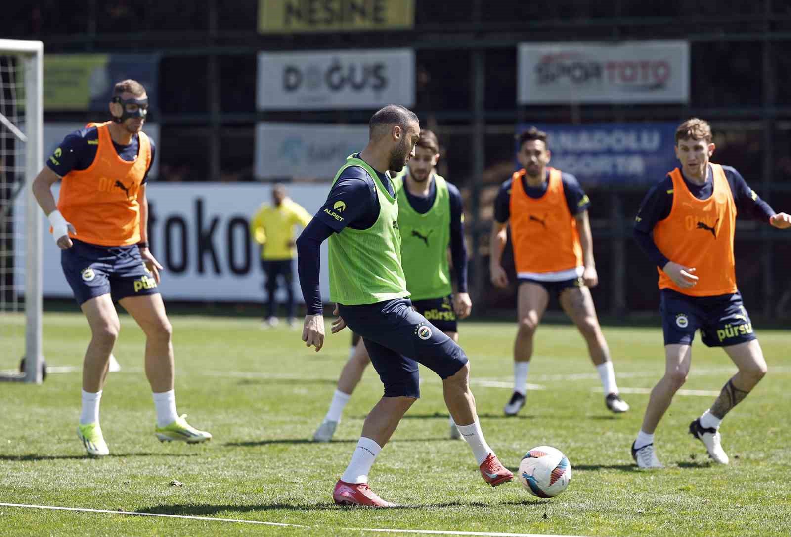 Fenerbahçe, Kayserispor maçı hazırlıklarını sürdürdü
