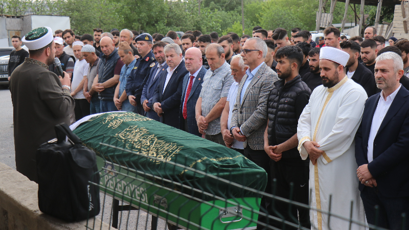 Feci kazada hayatını kaybeden genç kadın defnedildi