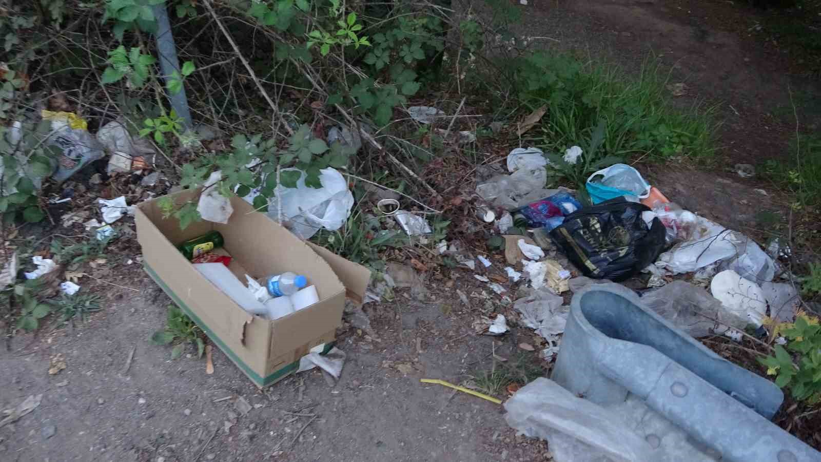 Şile ormanlarında çevre kirliliği alarmı: Poşet poşet atıklar doğaya bırakıldı
