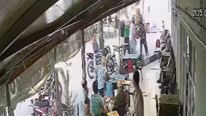 Vicdansıza anne tokadı!