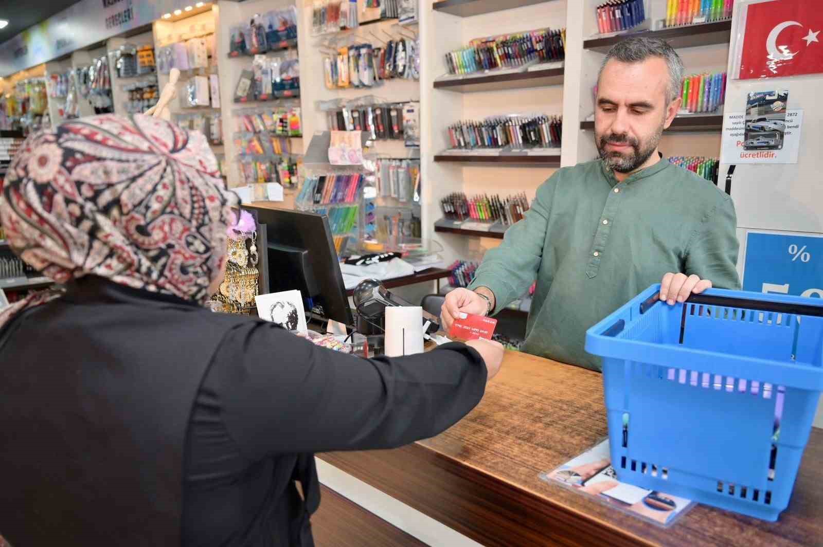 Esenyurt Belediyesi’nden öğrencilere "Eskart" desteği
