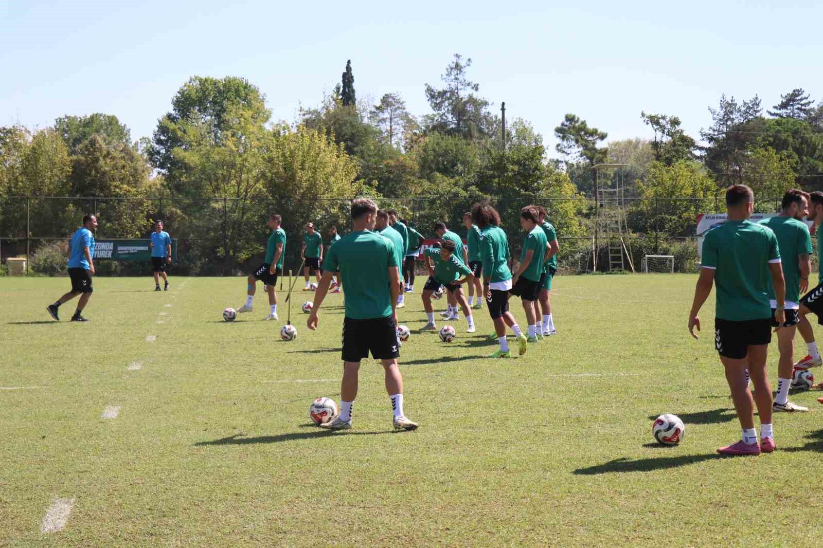 Sakaryaspor, Erzurumspor FK mesaisinde
