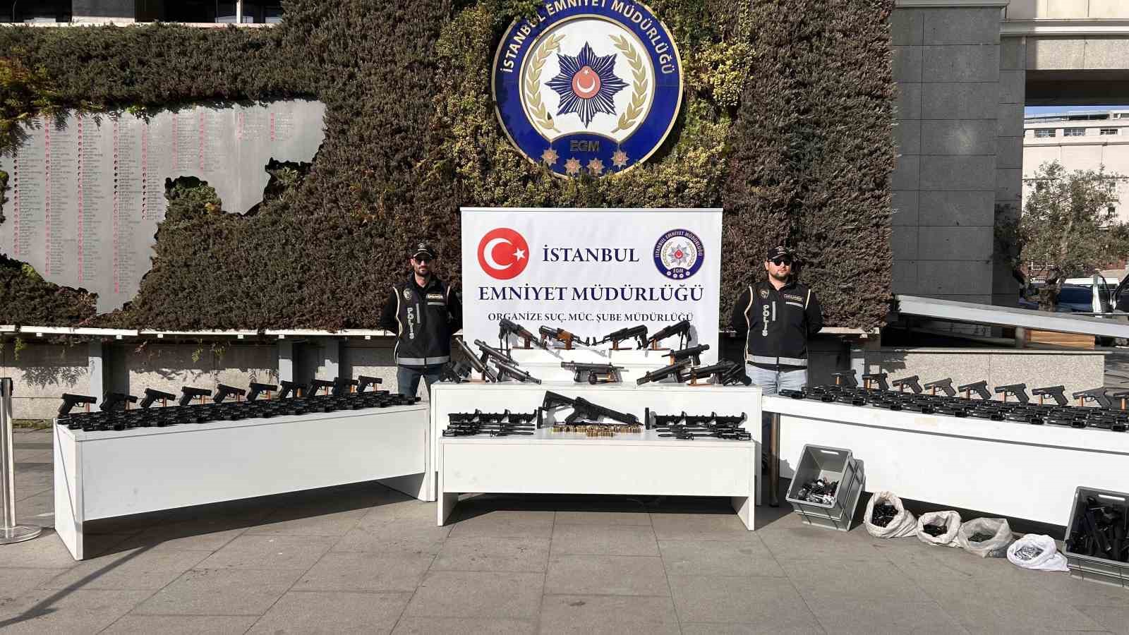 İstanbul’da son bir ayda sokak çetelerine operasyon