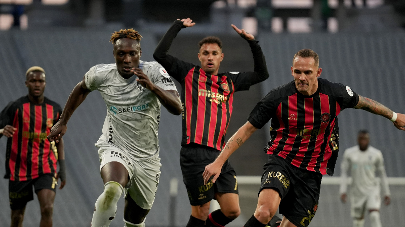 İkinci yarı başladı...