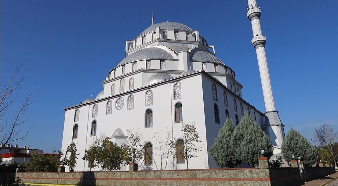 Kartepe Abdülhamit Han Camii’ne estetik görünüm