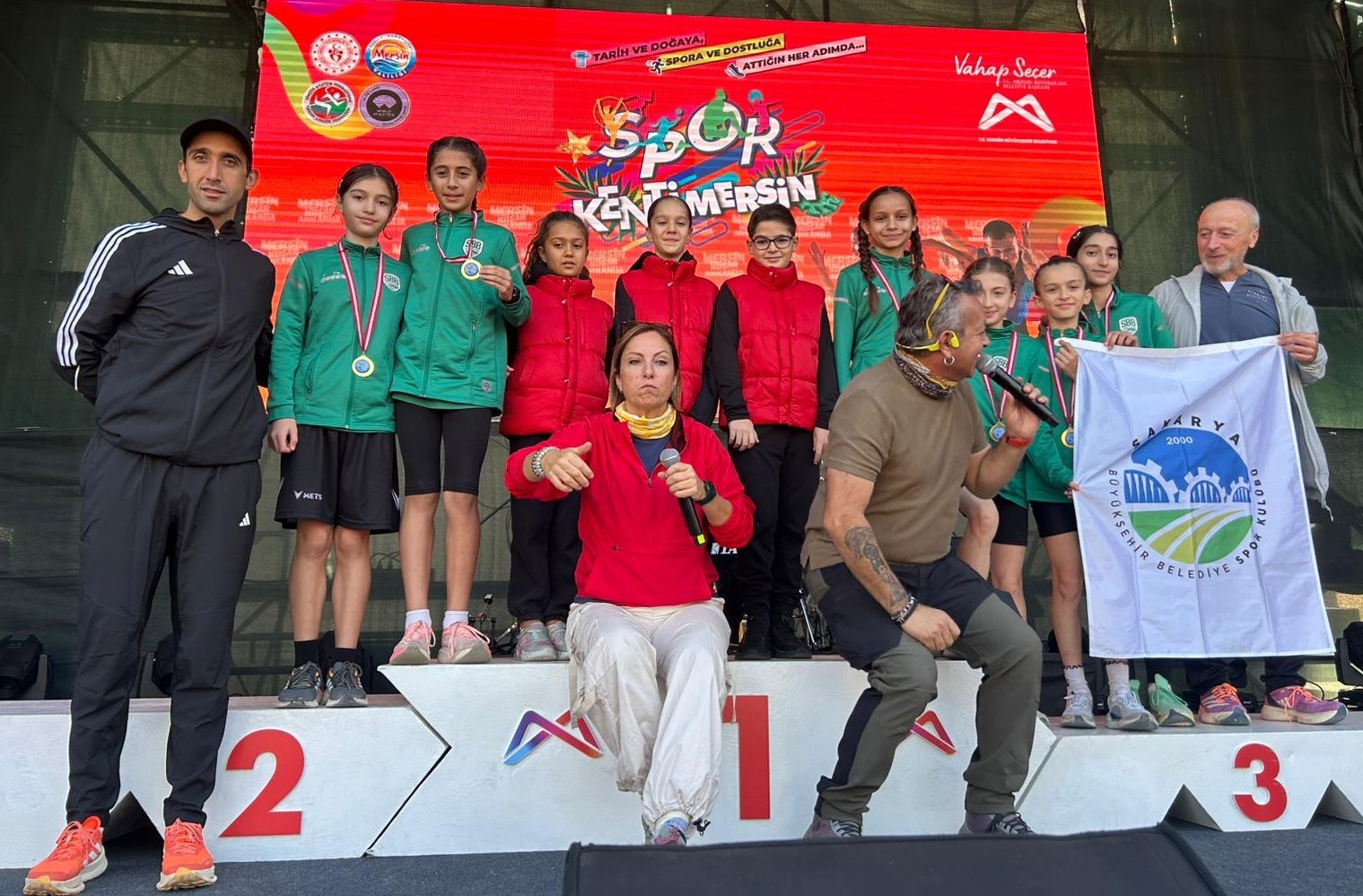 Sakarya Büyükşehir sporcuları Zonguldak ve Mersin’den 5 madalyayla döndü
