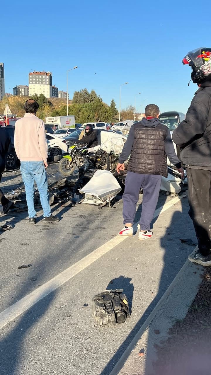 Başakşehir’de feci kaza: 1 ölü, 2 yaralı
