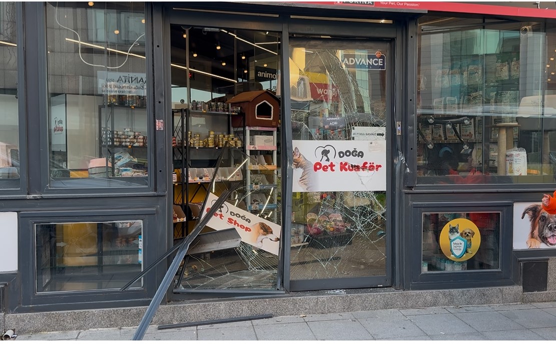 Şişli’de  ters yöne giren sürücü dehşet saçtı: 2 ölü, 5 yaralı
