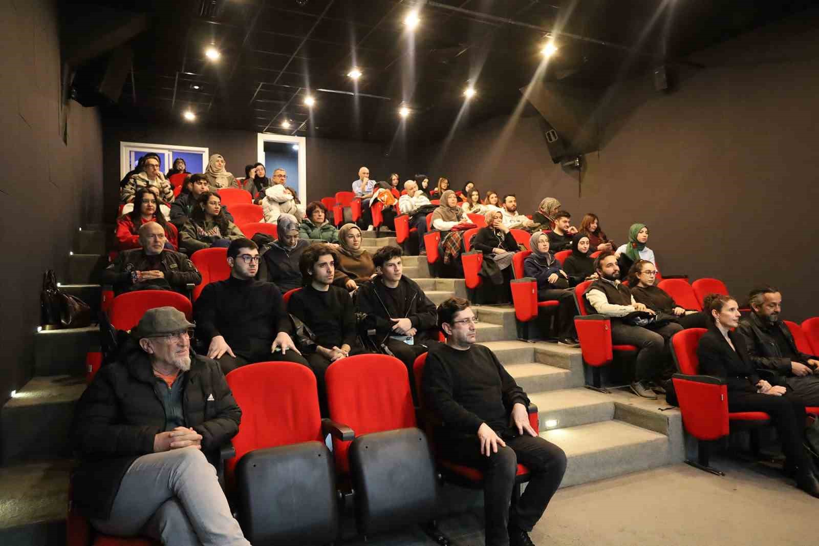 Sinemaseverler OSM’de buluştu
