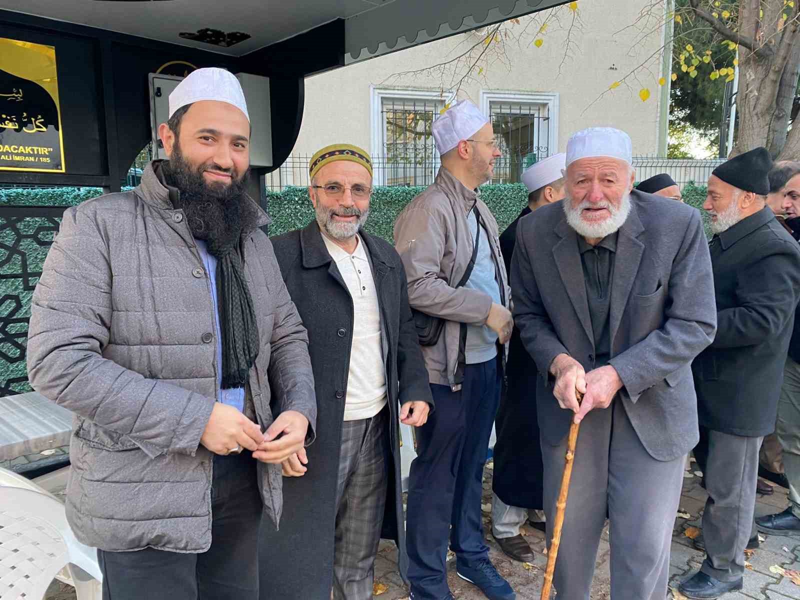 Kocaeli’de 40 umre yolcusu kutsal topraklara uğurlandı