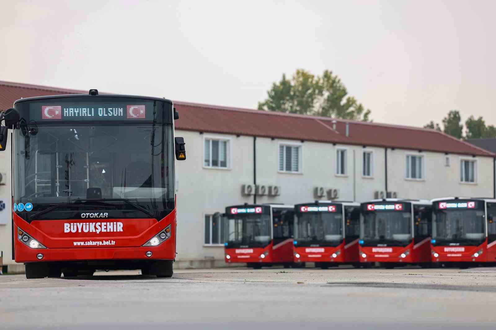 Sakarya’da toplu ulaşım filosuna 5 yeni metrobüs daha eklendi
