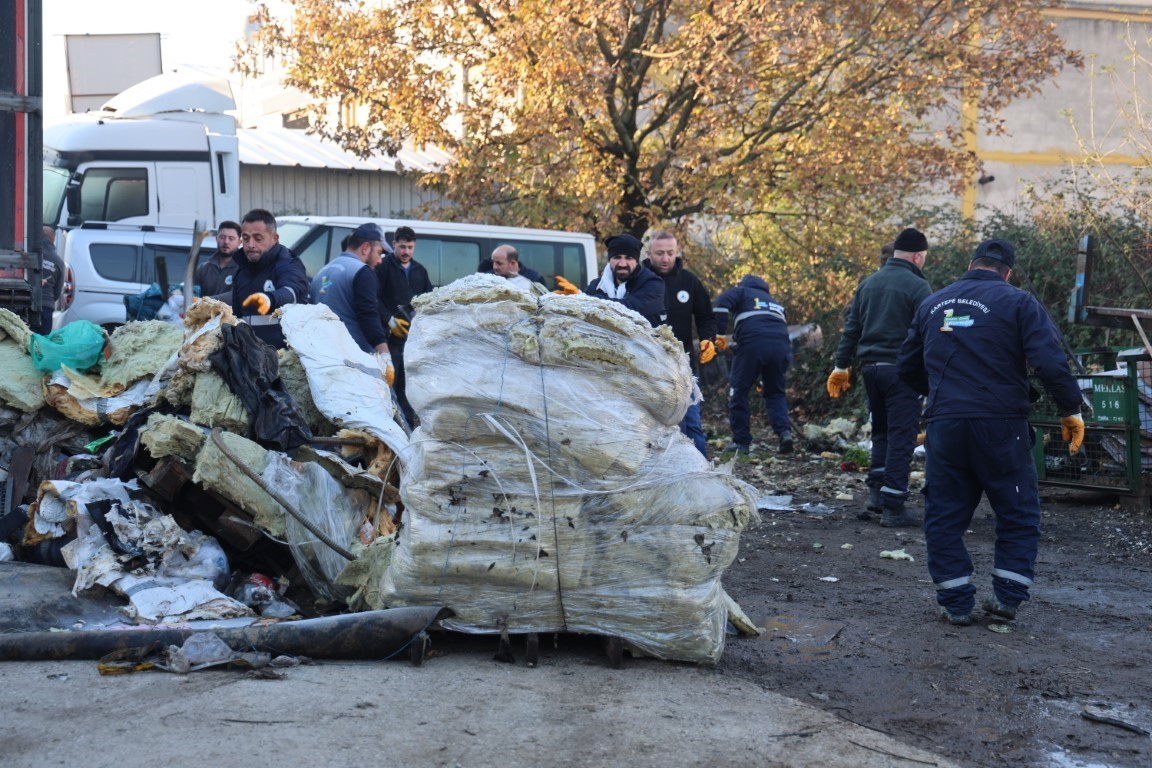 Kartepe’deki sanayi bölgesinden 125 ton atık toplandı
