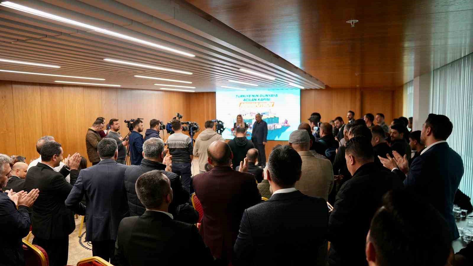 CHP Arnavutköy’de istifa depremi: 2 meclis üyesi ve 100 partili CHP’den istifa etti
