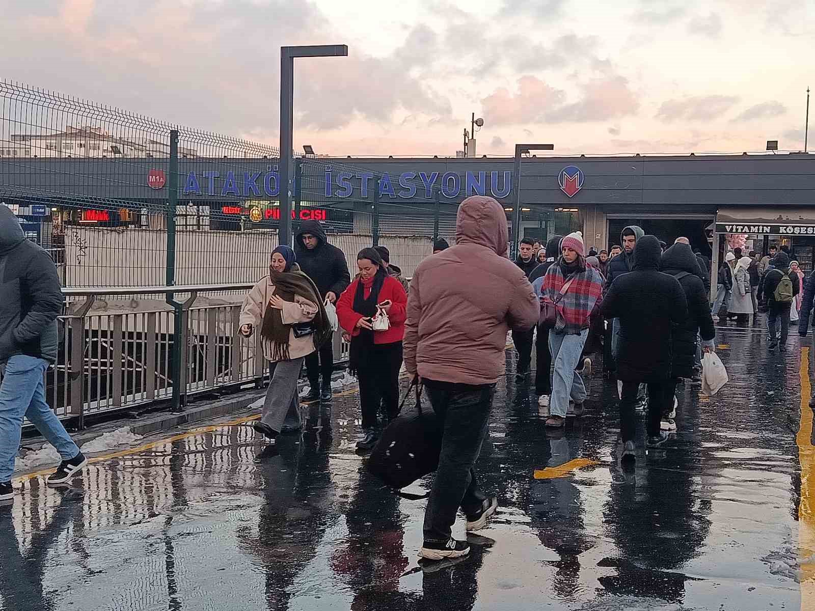İstanbullular uyarıları dikkate aldı, mesai çıkışında yoğunluk yaşanmadı
