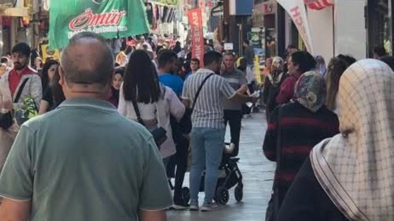 Aylardır askere gidemediler: "Kolonya döküp para alıyorlar"