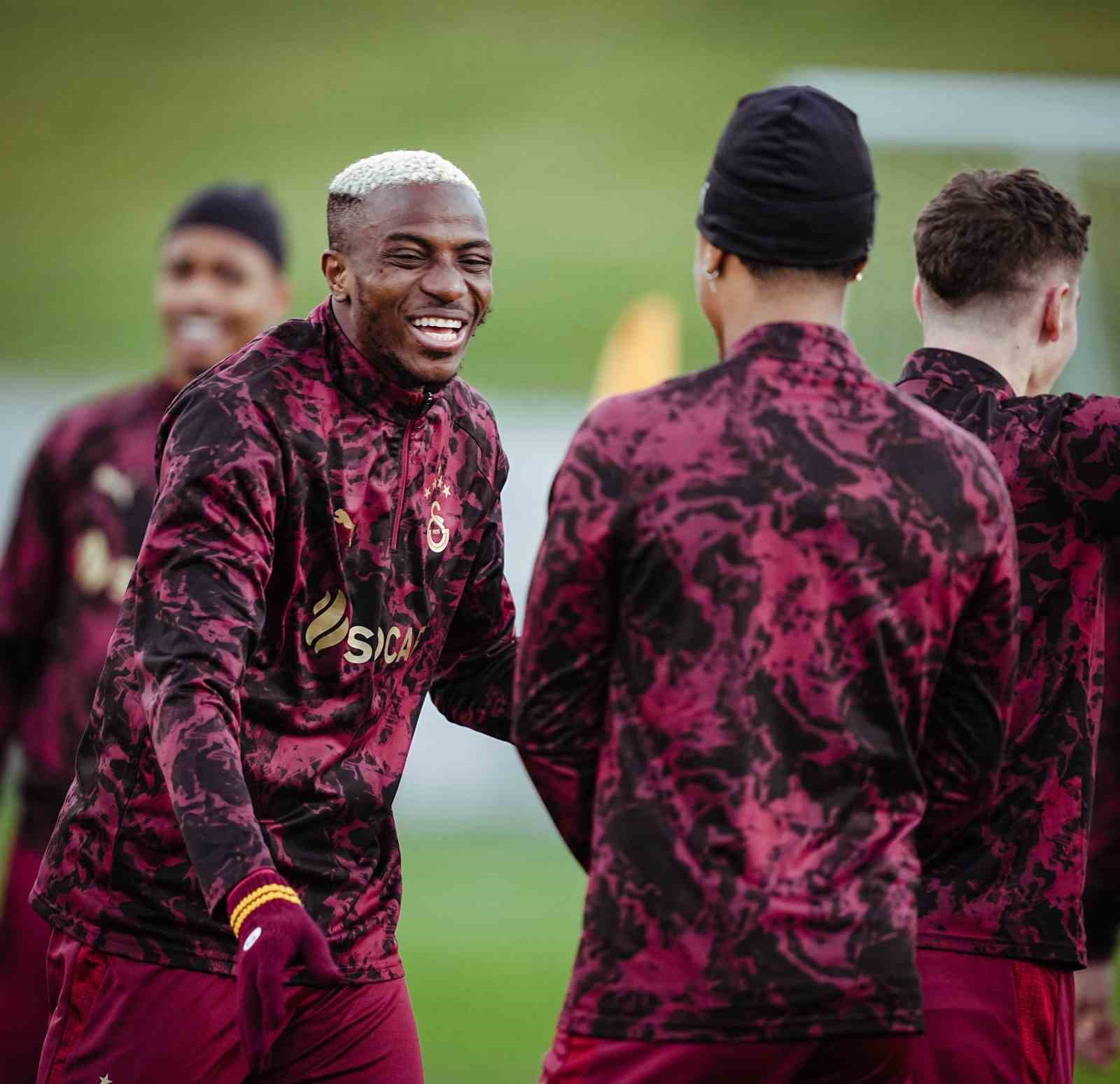 Galatasaray, Manchester City maçı hazırlıklarına başladı
