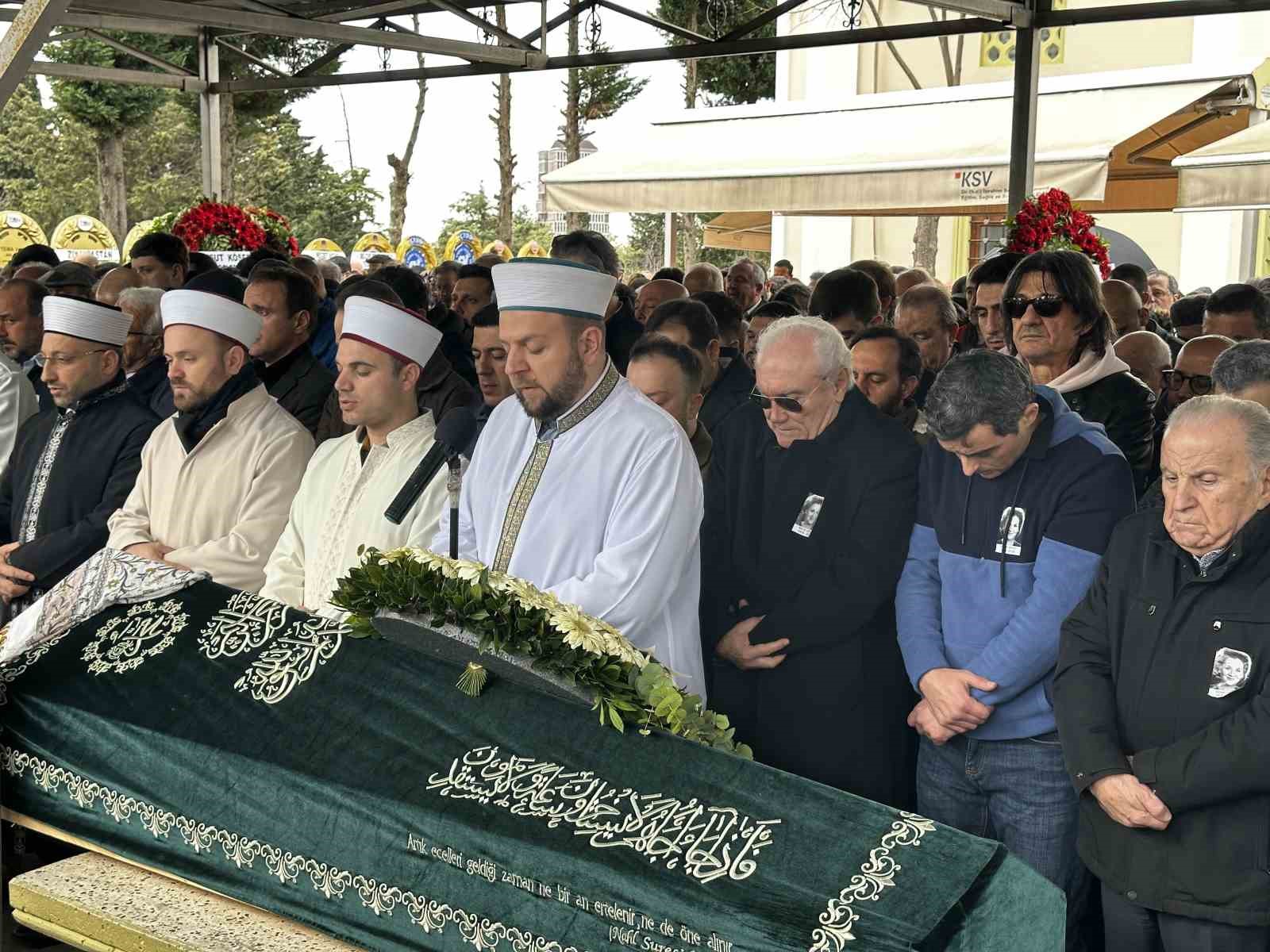 Türk halk müziğinin usta ismi Seha Okuş son yolculuğuna uğurlandı
