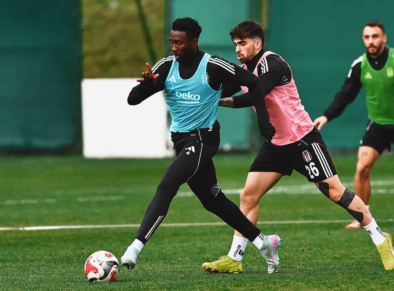 Beşiktaş’ta Konyaspor maçı hazırlıkları devam etti
