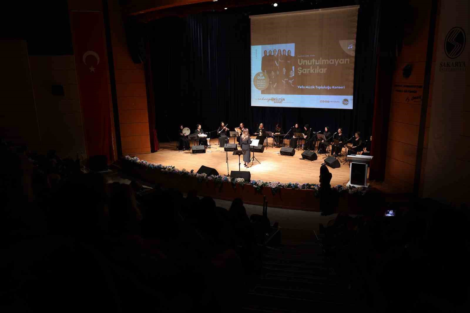 Kadınlara özel "Unutulmayan Şarkılar" konserine yoğun ilgi
