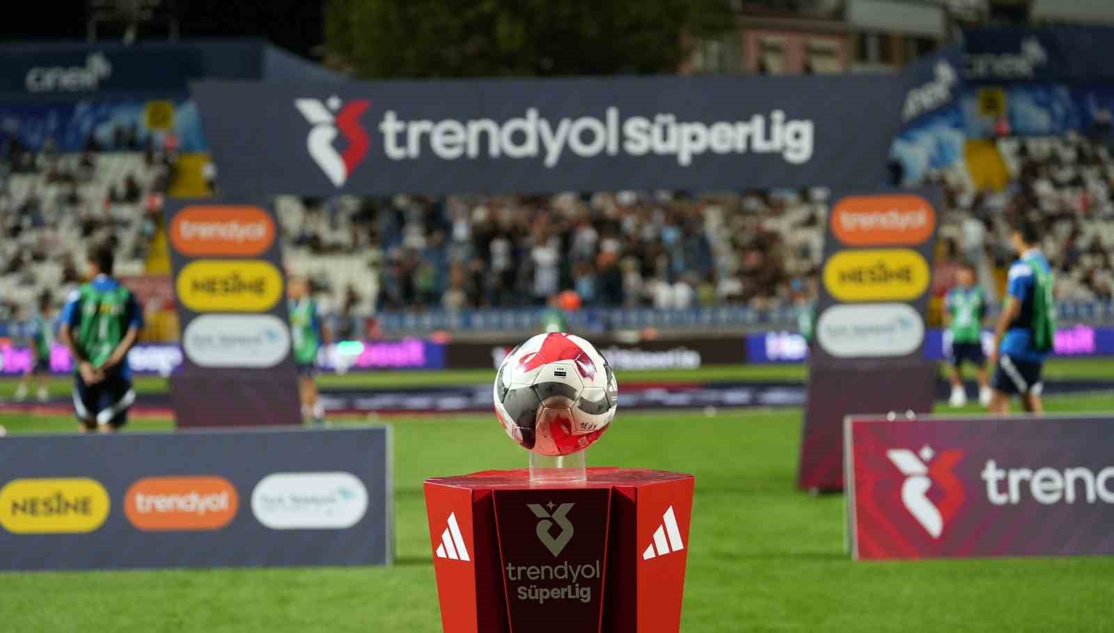 Beşiktaş - Galatasaray derbisinin tarihi açıklandı
