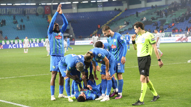 Kocaelispor Rize'den 2-0 mağlup ayrıldı