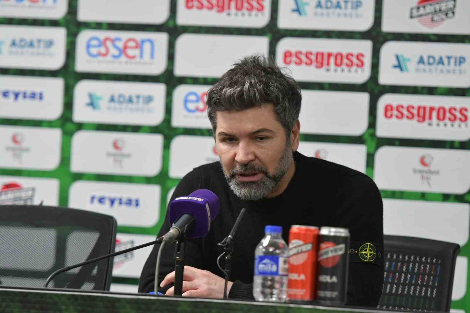 Sakaryaspor’da Teknik Direktör Hakan Kutlu ile yollar ayrıldı
