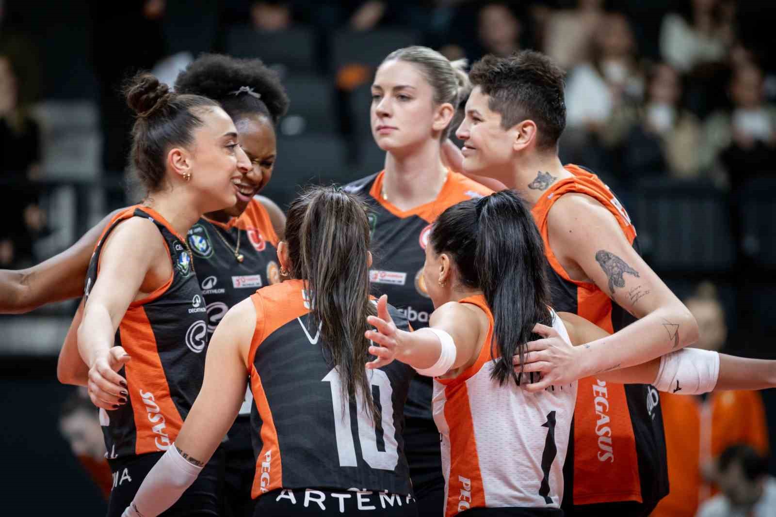 Eczacıbaşı Dynavit, Beşiktaş’ı 3-0 mağlup etti