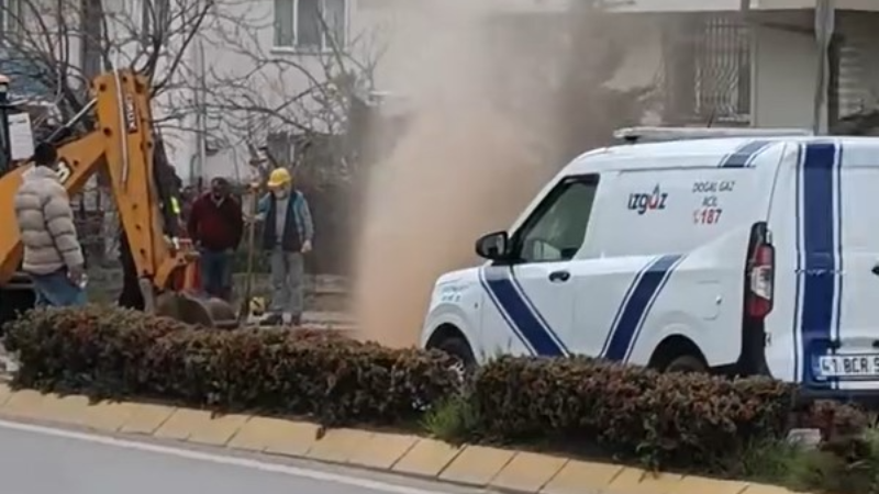 Delinen doğalgaz borusu mahalleliyi korkuttu