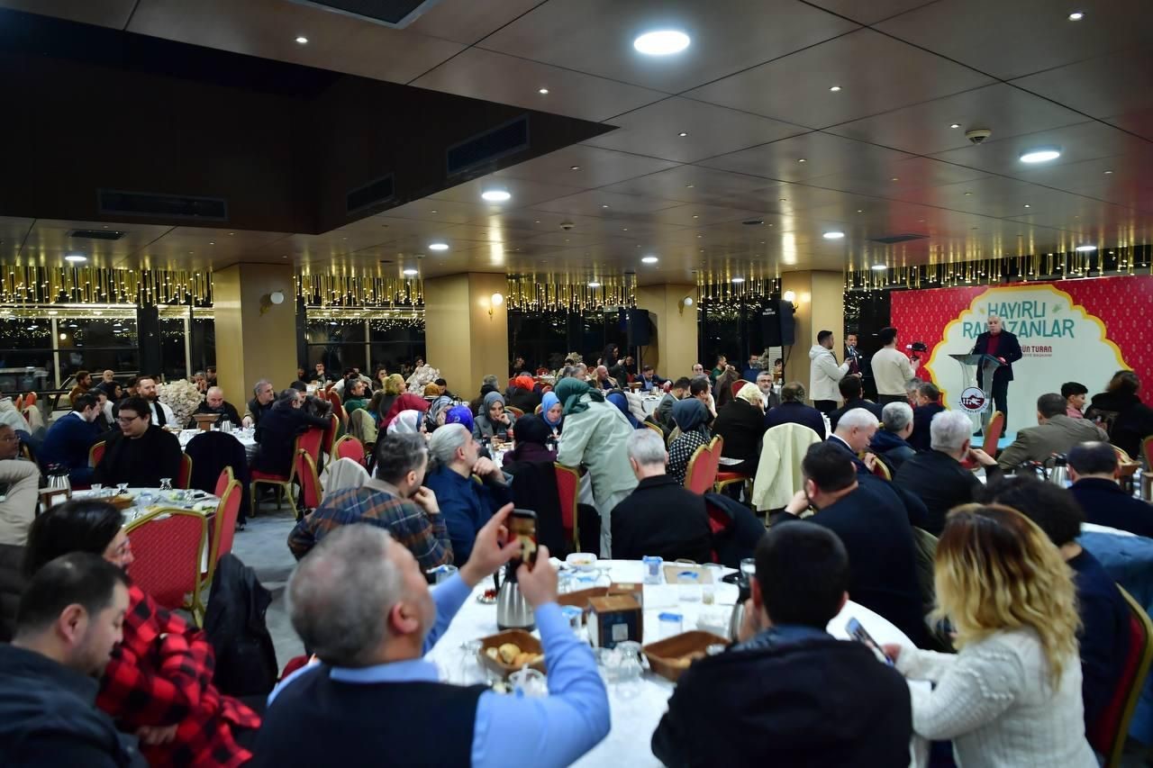 Fatih Belediyesi basın mensuplarını sahur sofrasında ağırladı
