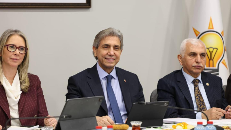 AK Parti, belediye başkanlarını topladı