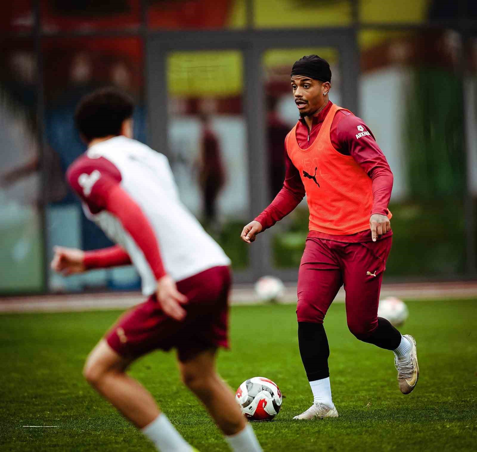 Galatasaray, Trabzonspor maçı hazırlıklarını sürdürdü
