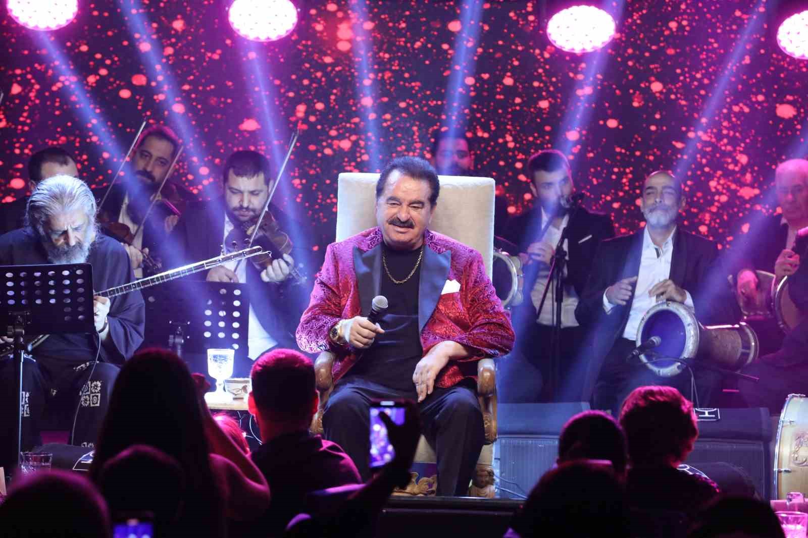 İbrahim Tatlıses hastanede, "Tedbiren yoğun bakıma servisine alınmıştır"
