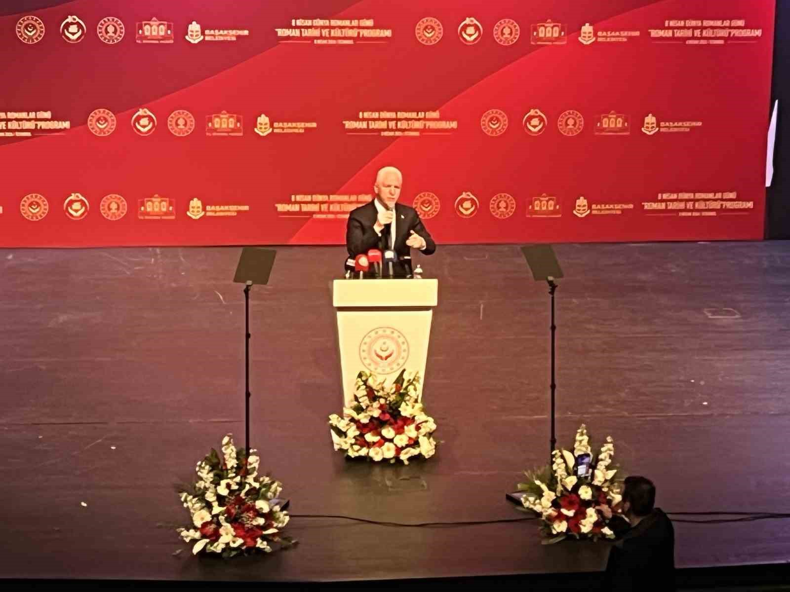 Bakan Göktaş: "Romanların yoğun yaşadığı 22 ilde bugüne kadar toplam 6 bin 720 konut yaparak vatandaşlarımıza teslim ettik"
