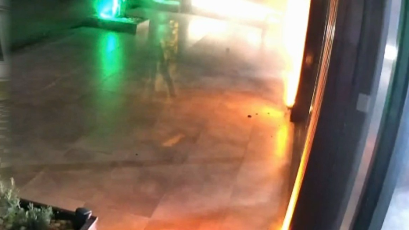 Oto galeriye el bombalı saldırı