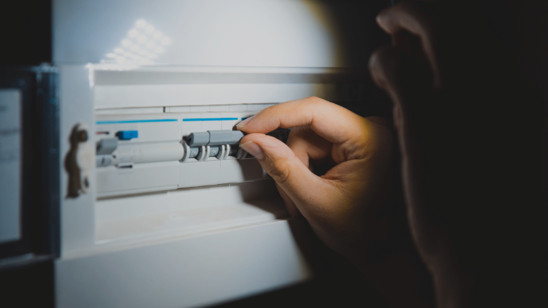 Elektrik kesintilerine sosyal medyadan tepki