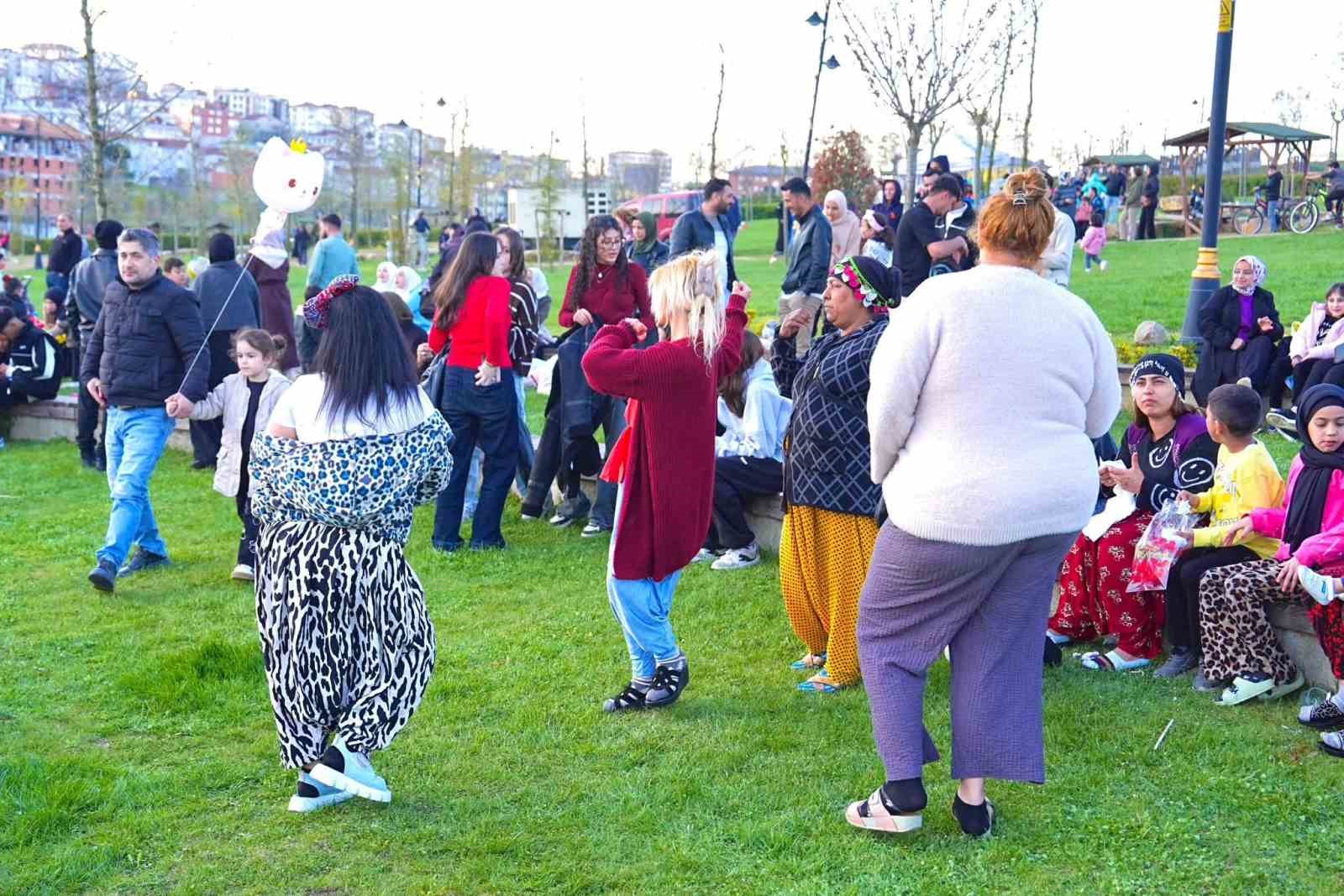 Sancaktepe’de Dünya Romanlar Günü coşkusu: Ayazma Yaşam Vadisi renklendi

