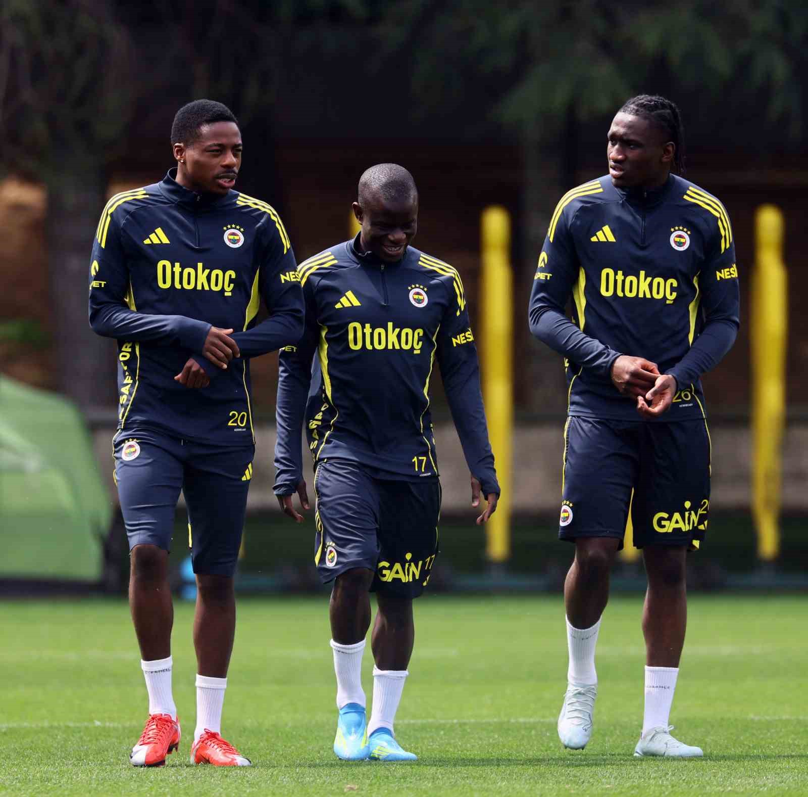 Fenerbahçe’de Çaykur Rizespor maçı hazırlıkları devam etti
