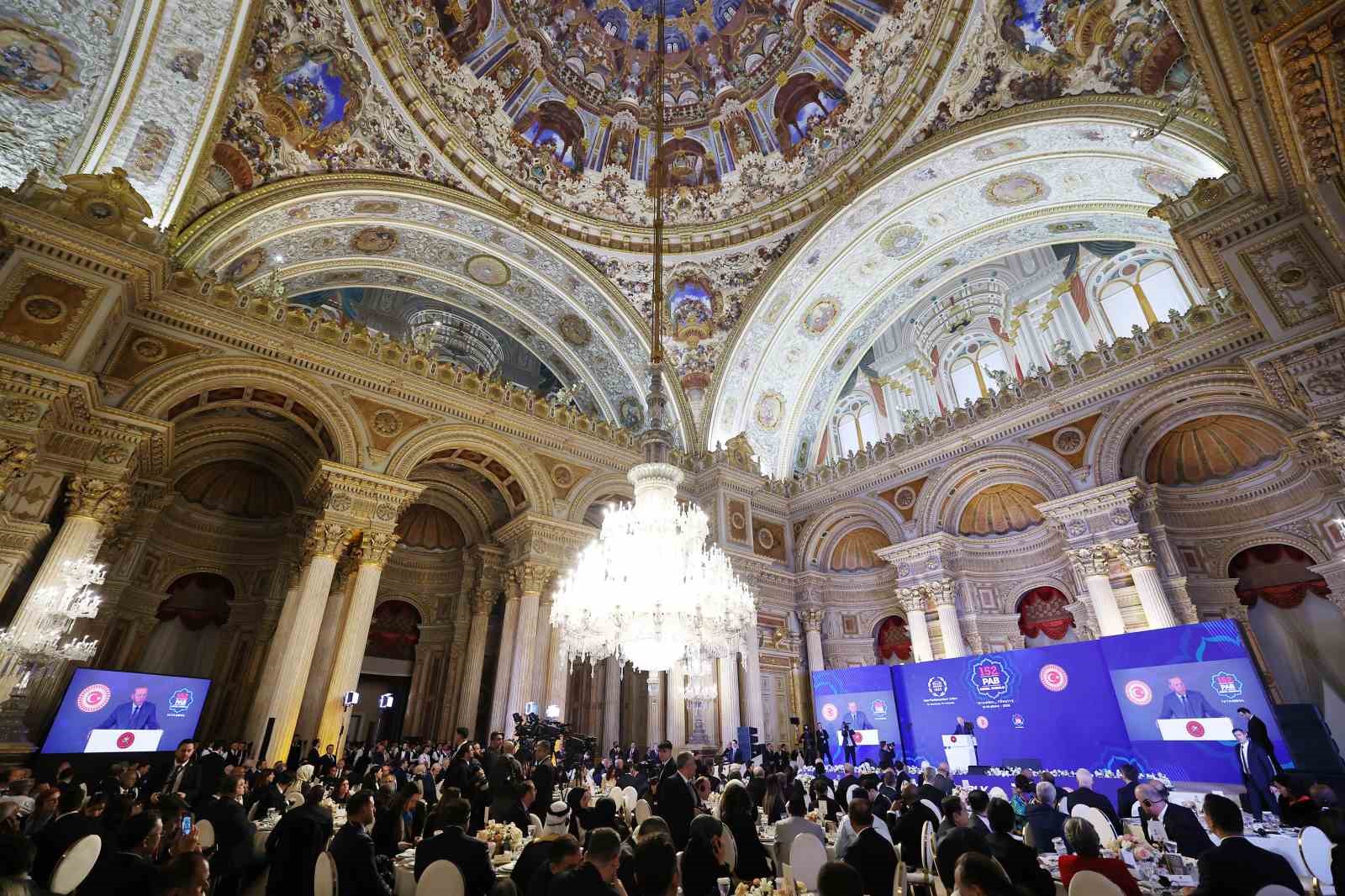 Cumhurbaşkanı Erdoğan: "Diplomasi ve müzakerenin yerini füze ve bombaların aldığı böyle bir ortamda kimse güvende değildir"
