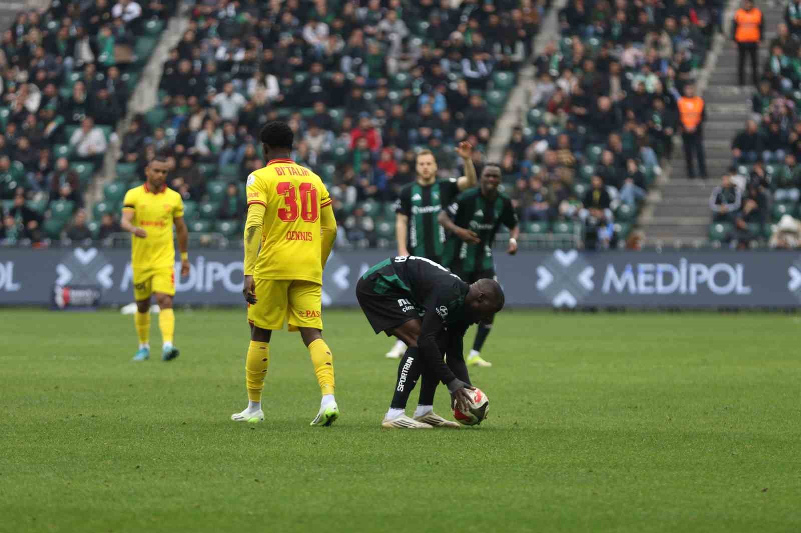 Trendyol Süper Lig: Kocaelispor: 1 - Göztepe:1 (Maç sonucu)

