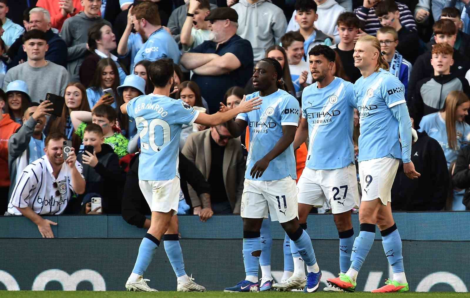 Premier Lig’de zirve yarışışında Manchester City, Arsenal’i mağlup etti
