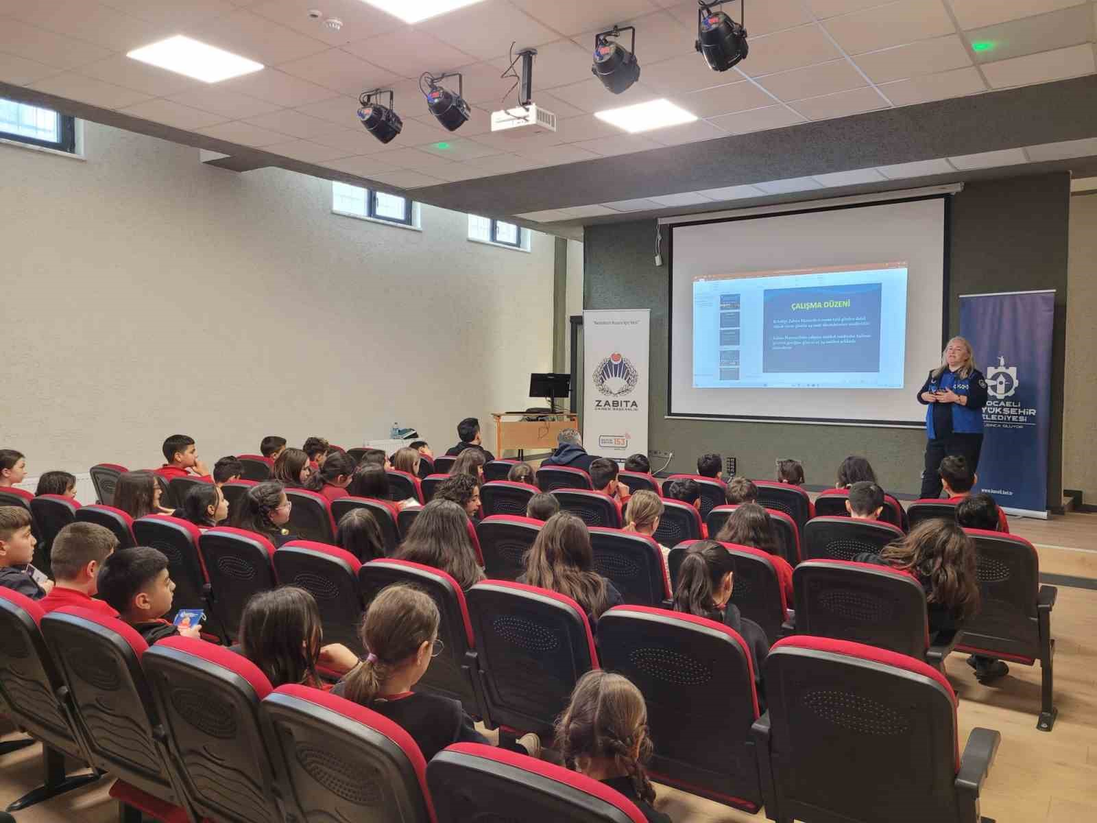 Öğrenciler bilinçli tüketici olmanın püf noktalarını öğreniyor
