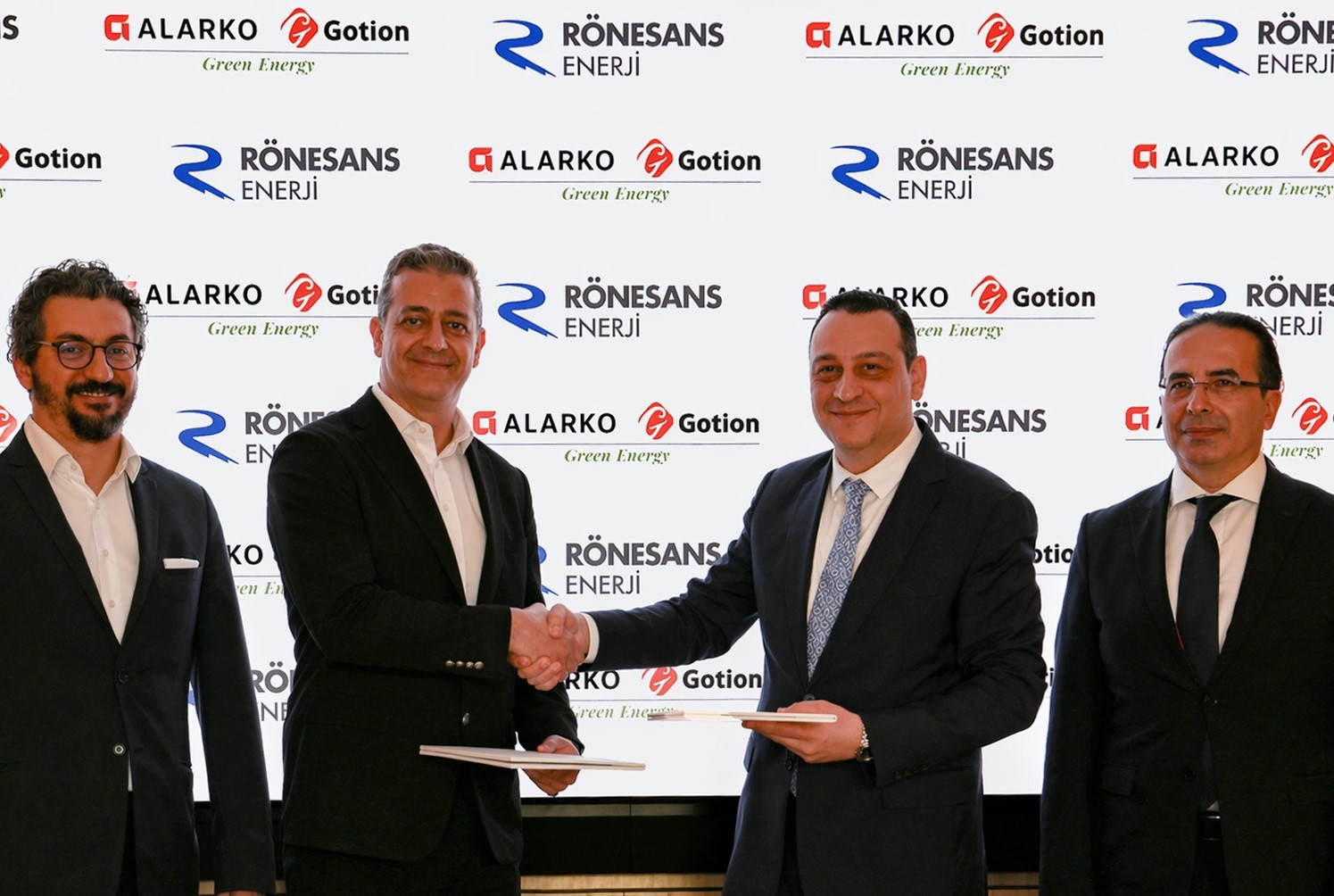 Rönesans Enerji ilk batarya yatırımını başlattı
