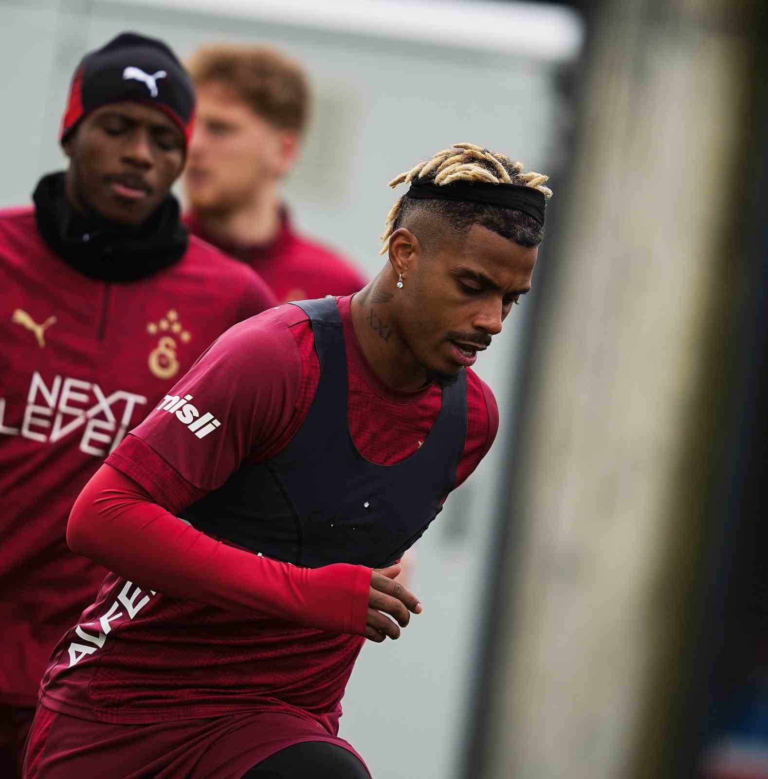 Galatasaray, Fenerbahçe maçı hazırlıklarına başladı
