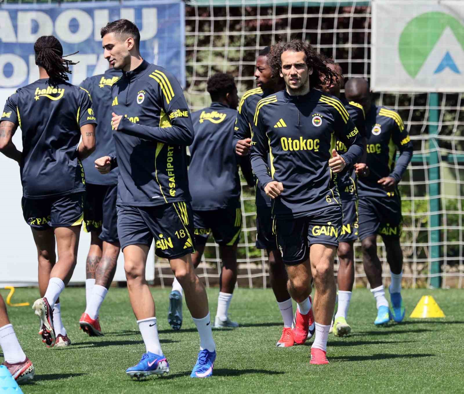 Fenerbahçe, Galatasaray derbisinin hazırlıklarını sürdürdü
