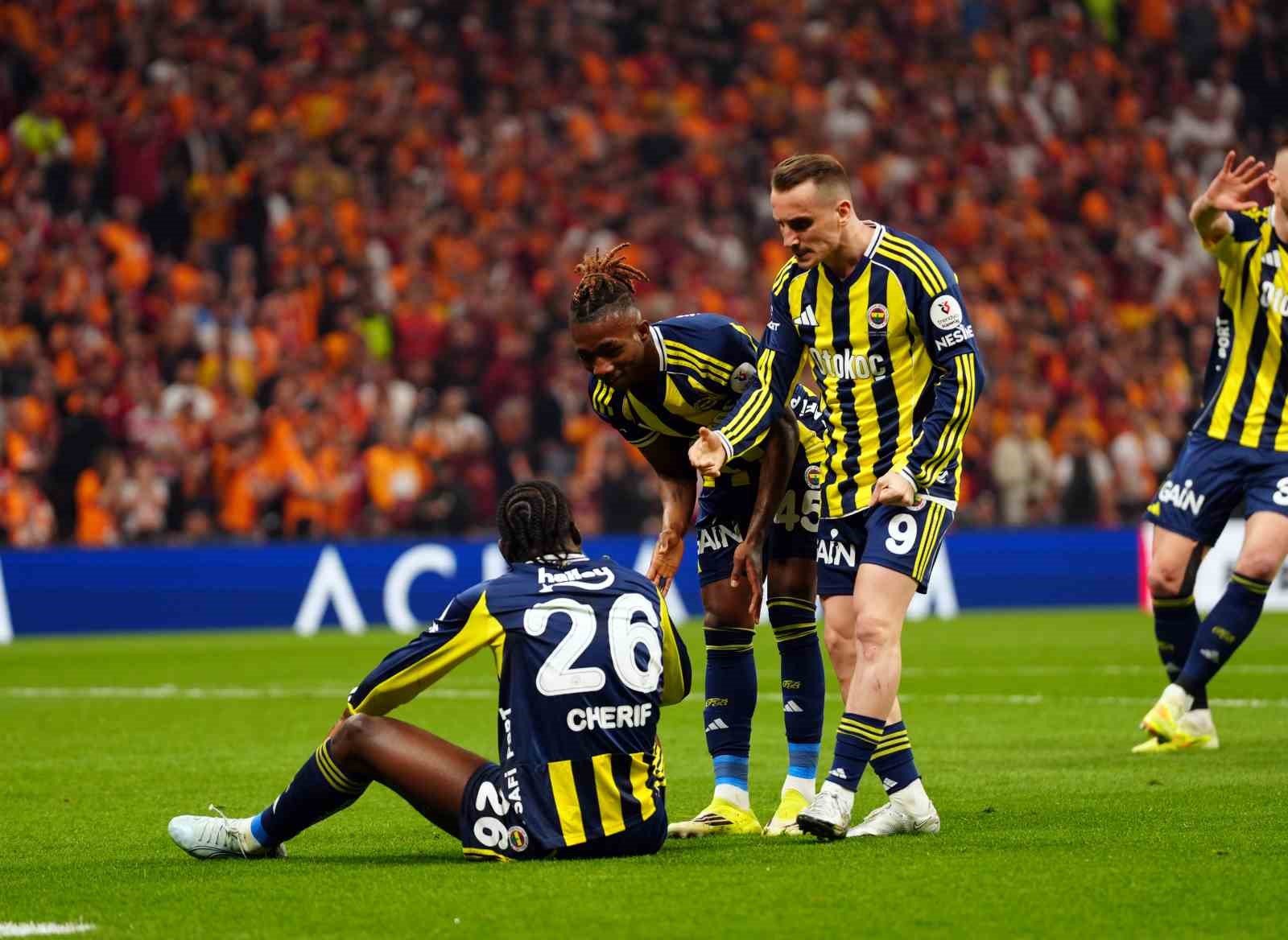 Fenerbahçe, ligde 2. mağlubiyetini aldı
