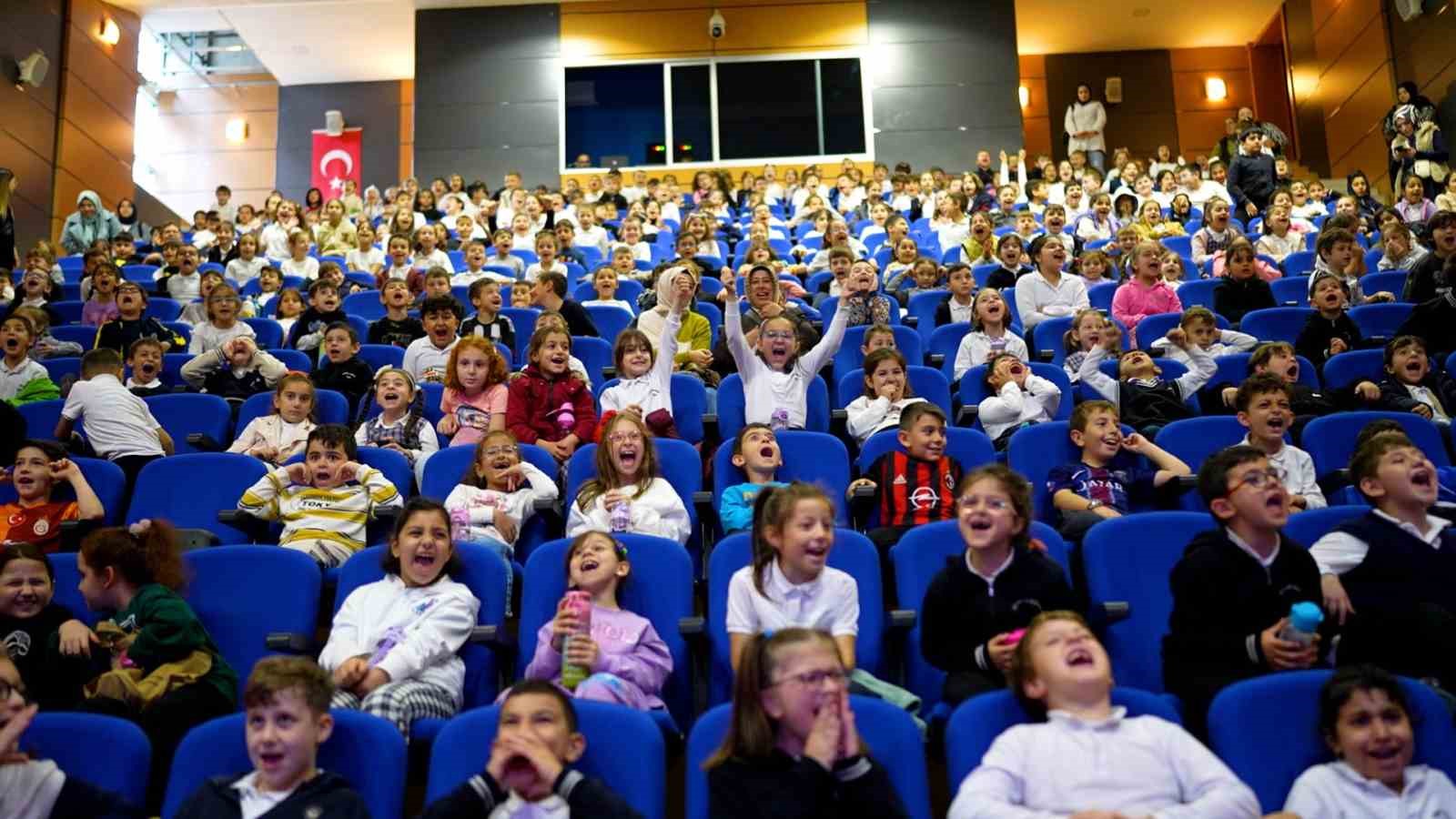 Aksa Elektrik "Gücümüz Yarınlarımız" platformu ile 5 binden fazla çocuğa ulaştı
