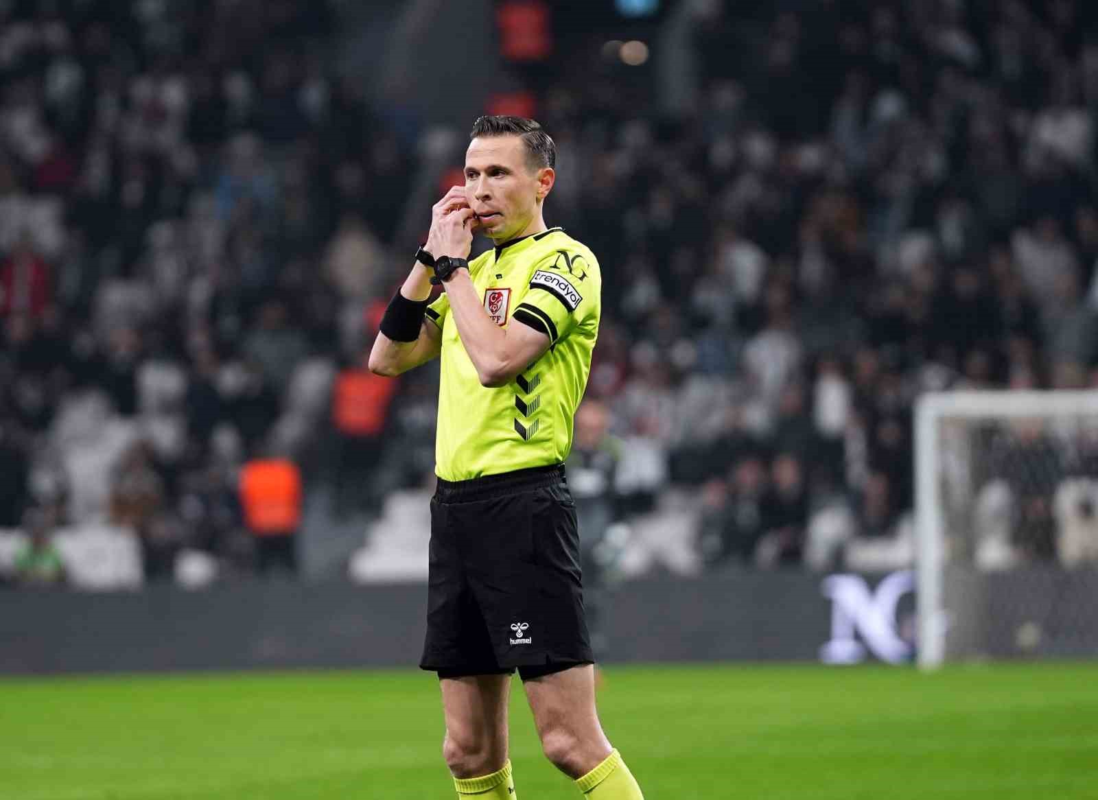 Beşiktaş - Konyaspor maçının hakemi Adnan Deniz Kayatepe oldu
