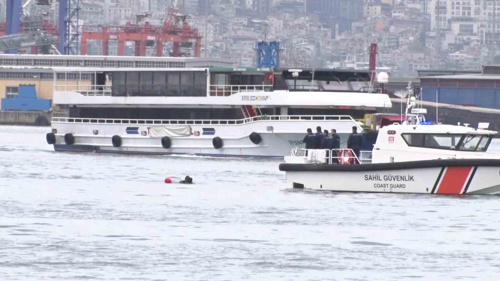 Kadıköy vapurunda kaybolan kadını arama çalışmaları devam ediyor
