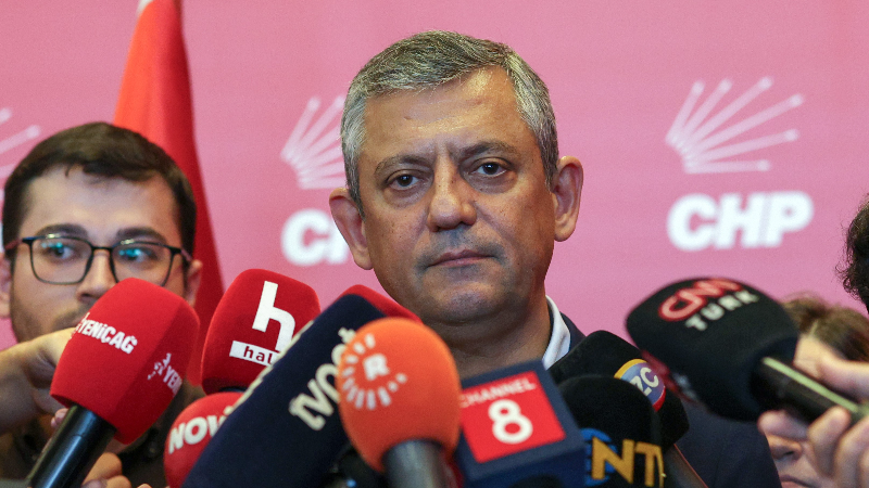 Özgür Özel: "Biz o binadan çıktık, meraklısına bıraktık"