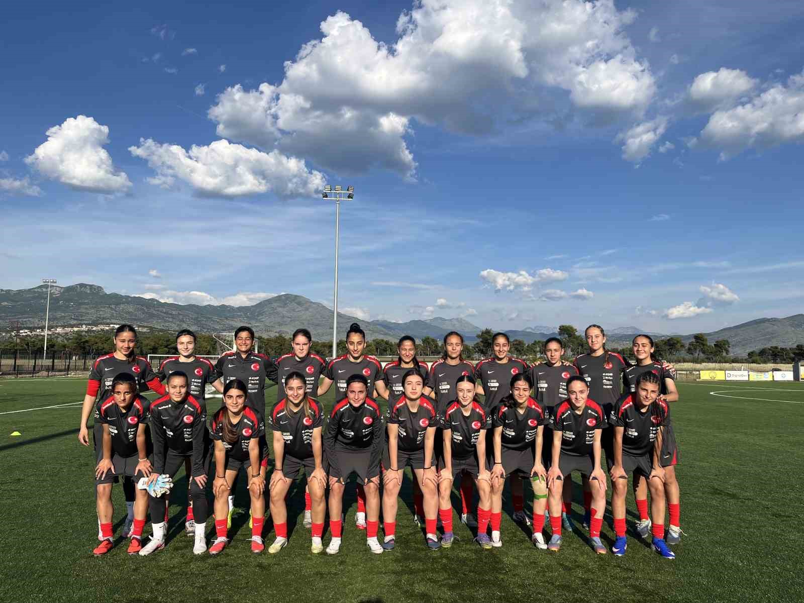 U16 Kız Milli Takımı, Ukrayna maçına hazır
